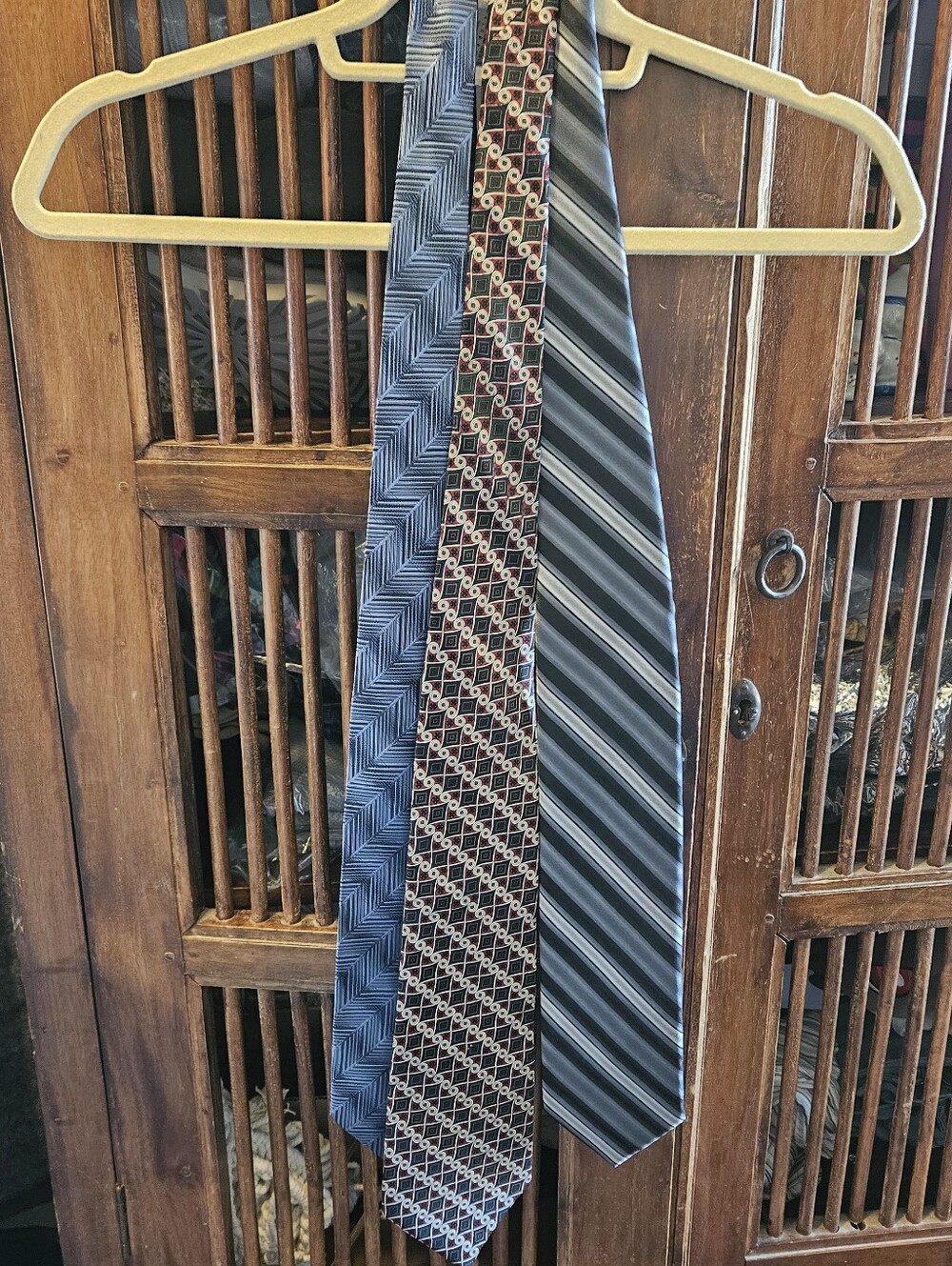 Men's Stafford Geometric Patterned Necktis. 3 total.